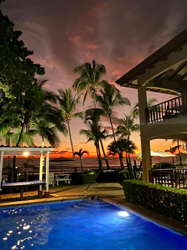The Backyard Beachfront Hotel Jacó Exterior foto
