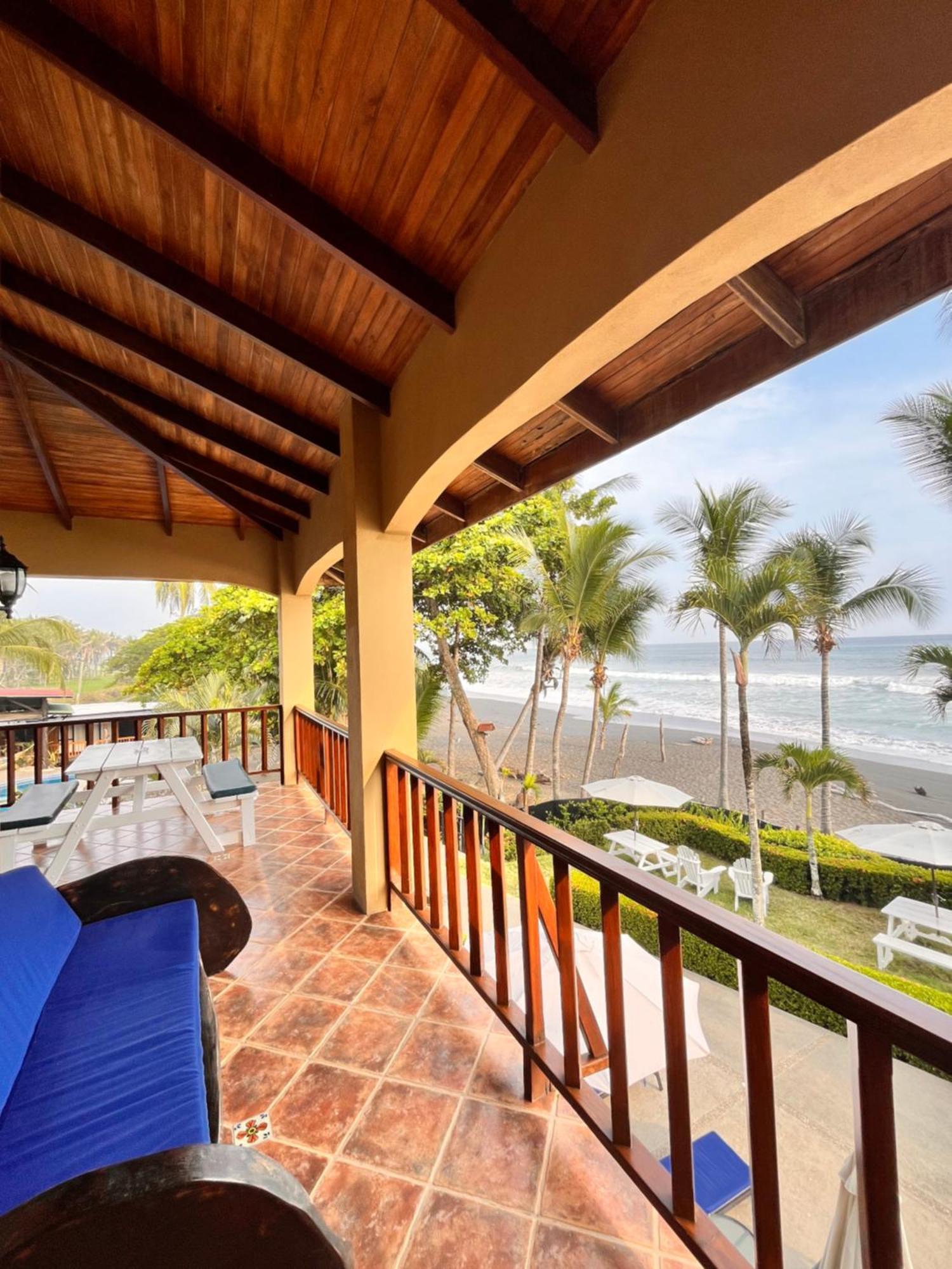 The Backyard Beachfront Hotel Jacó Exterior foto