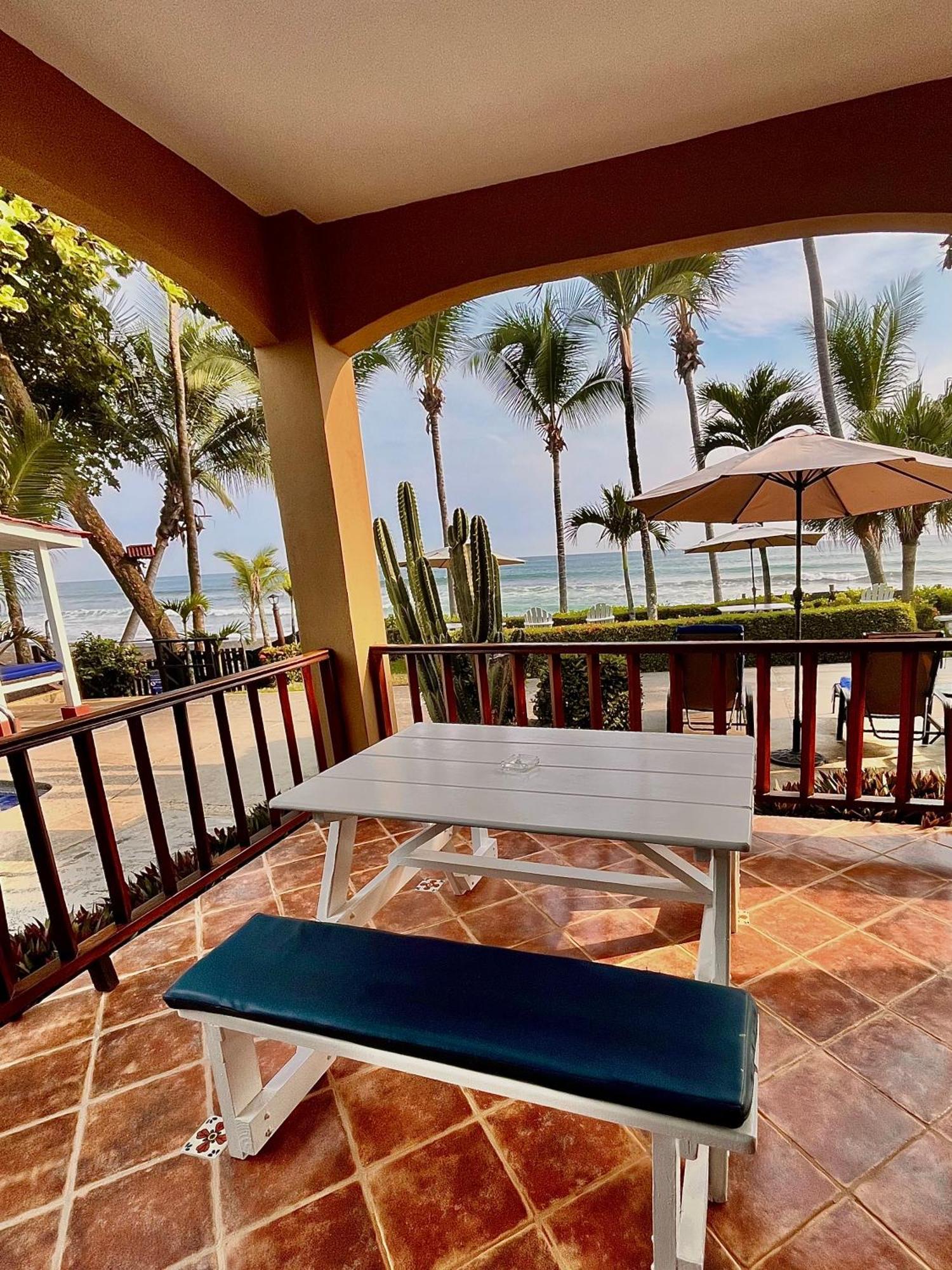 The Backyard Beachfront Hotel Jacó Exterior foto