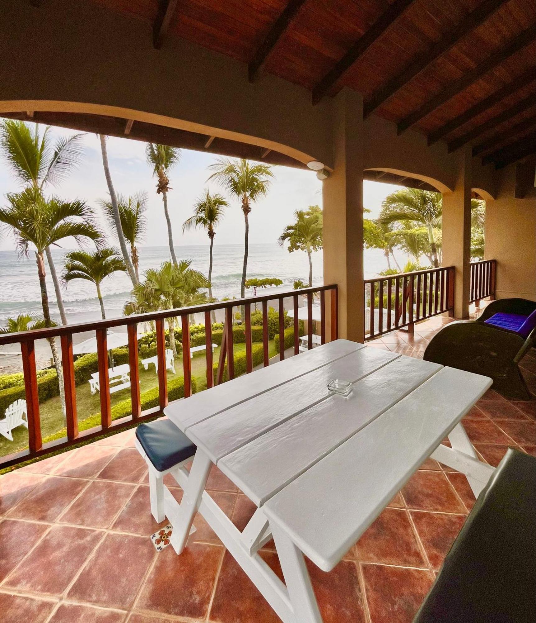 The Backyard Beachfront Hotel Jacó Exterior foto